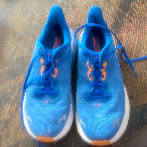 Hoka Arahi 6 WIDE Sneakers.Women Sz 9.5